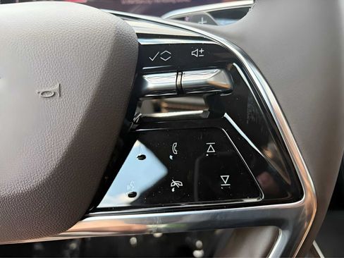 Used 2026 Cadillac Escalade Luxury w/ LPO, Floor Liner Package AWD/4WD image 22