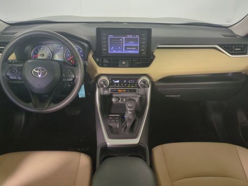 Used 2019 Toyota RAV4 LE FWD image 17