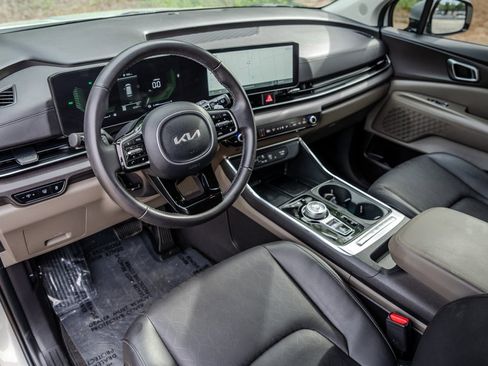 Used 2025 Kia Carnival EX FWD image 14