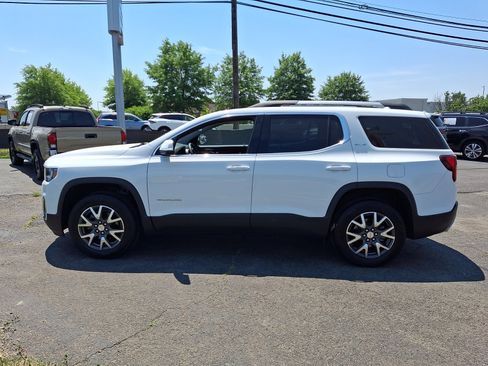 Used 2023 GMC Acadia SLE w/ Driver Convenience Package FWD image 4