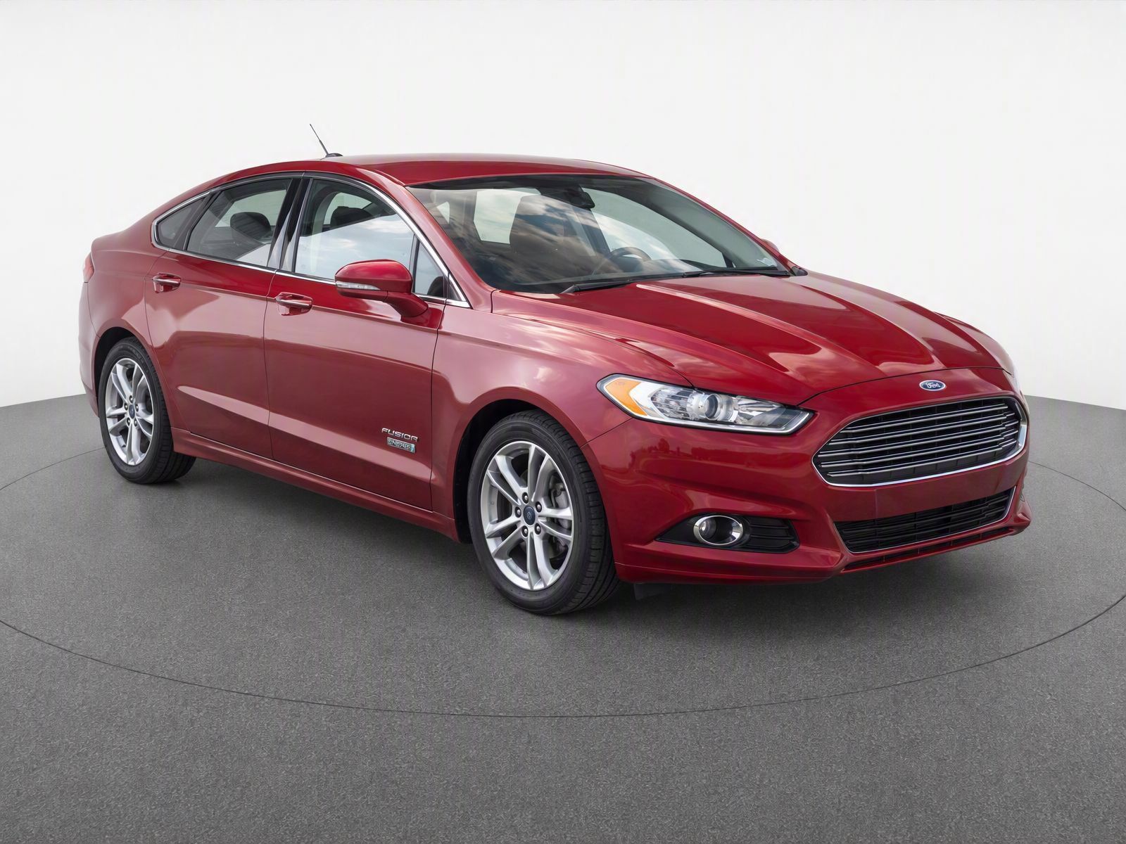 Used 2015 Ford Fusion Energi Titanium FWD image 1