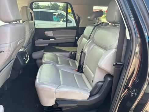 Used 2025 Ford Expedition Max Active AWD/4WD image 33