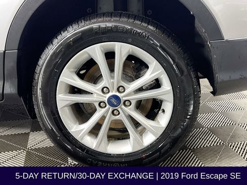 Certified 2019 Ford Escape SE image 35