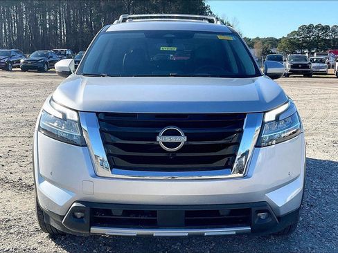 Used 2022 Nissan Pathfinder SL image 7