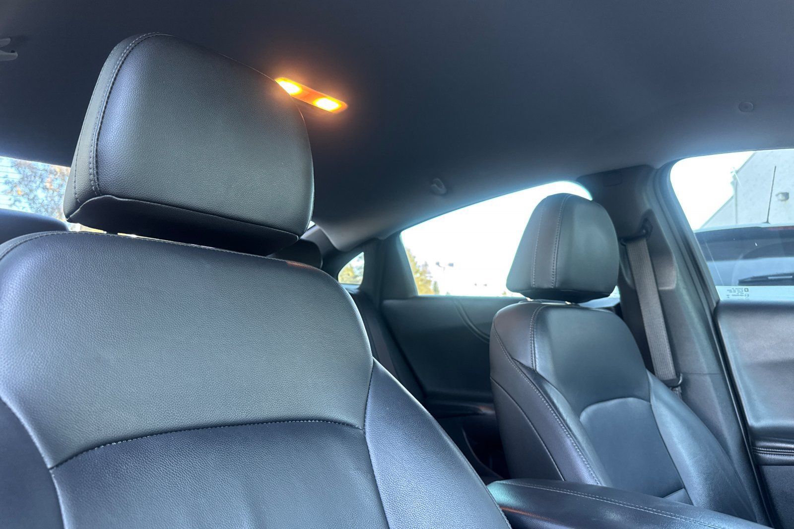 Used 2018 Chevrolet Malibu LT w/ Leather Package FWD image 20
