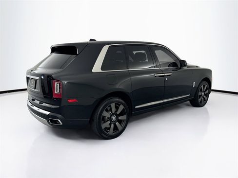 Used 2024 Rolls-Royce Cullinan image 5