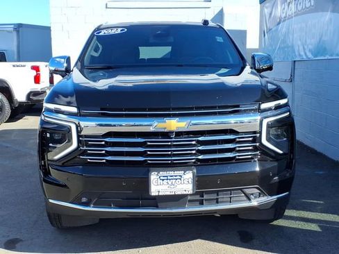 Used 2025 Chevrolet Suburban Premier AWD/4WD image 2