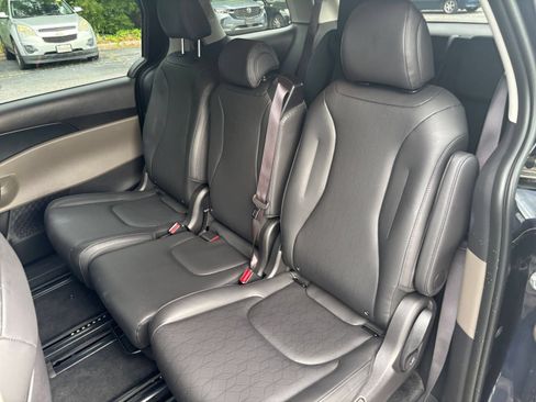 Used 2026 Kia Carnival FWD image 38