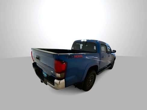 Used 2018 Toyota Tacoma SR5 image 8