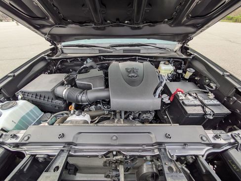 Used 2022 Toyota Tacoma TRD Off-Road image 26