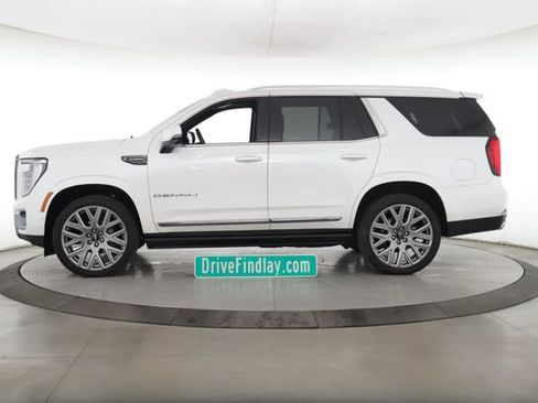 Used 2025 GMC Yukon Denali Ultimate w/ LPO, Floor Liner Package AWD/4WD image 9