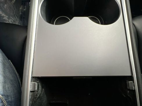 Used 2023 Tesla Model Y Performance image 23