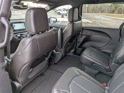 New 2026 Chrysler Pacifica Select FWD image 24