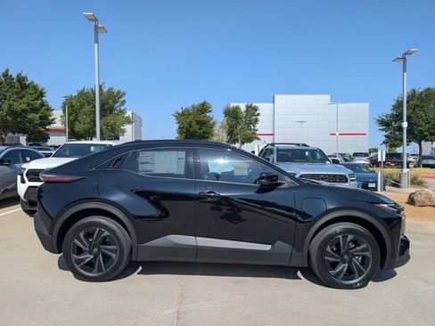 New 2026 Toyota C-HR AWD/4WD image 3