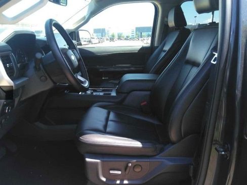 Used 2024 Ford Expedition Max XLT RWD image 5
