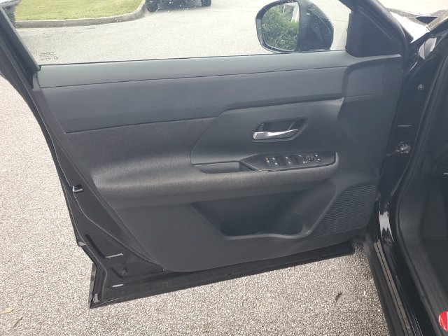 Certified 2026 Nissan Kicks SV FWD image 24