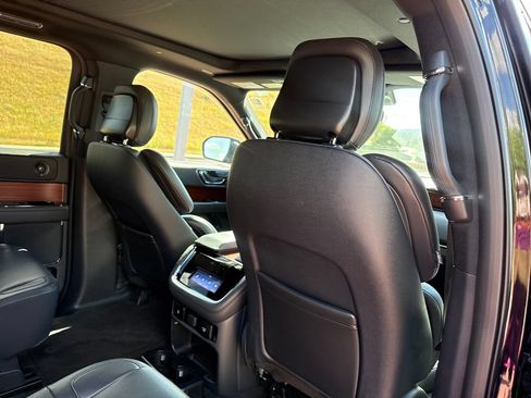 Certified 2024 Lincoln Navigator Premiere AWD/4WD image 29