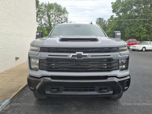 Used 2024 Chevrolet Silverado 2500 Custom w/ Custom Value Package AWD/4WD image 2