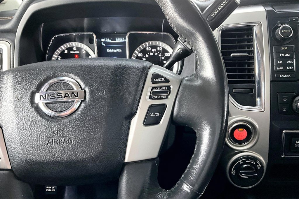 Used 2017 Nissan Titan SL AWD/4WD image 12