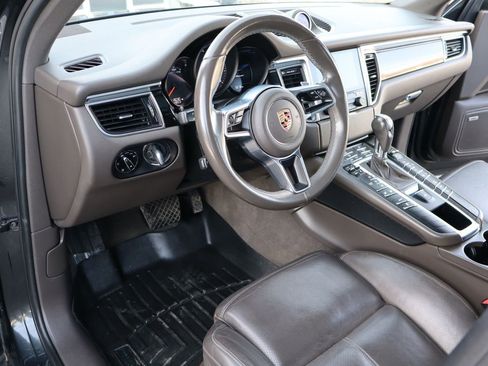 Used 2017 Porsche Macan image 19