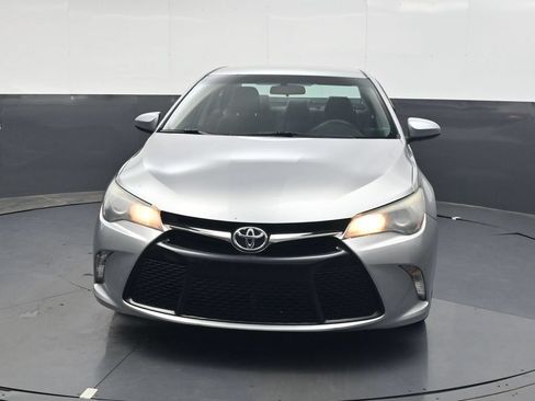 Used 2015 Toyota Camry SE FWD image 12
