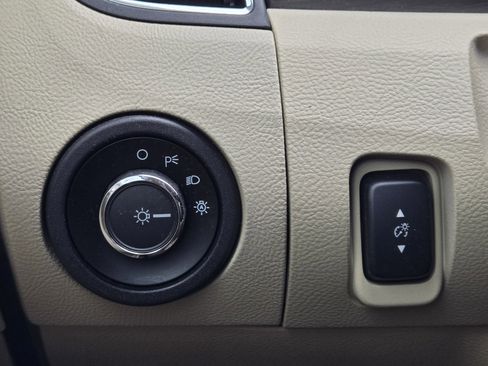 Used 2015 Ford Taurus SEL w/ Equipment Group 201A image 25