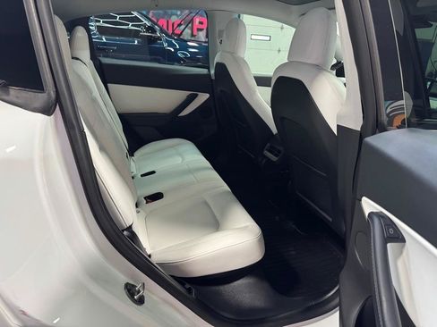 Used 2021 Tesla Model Y Long Range AWD/4WD image 14
