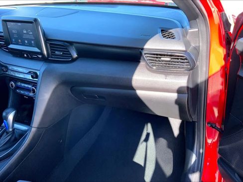 Used 2019 Hyundai Veloster 2.0 image 15