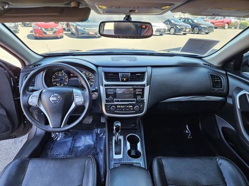 Used 2017 Nissan Altima 2.5 SL w/ Moonroof Package image 23