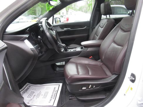 Used 2024 Cadillac XT6 Premium Luxury w/ Technology Package AWD/4WD image 23