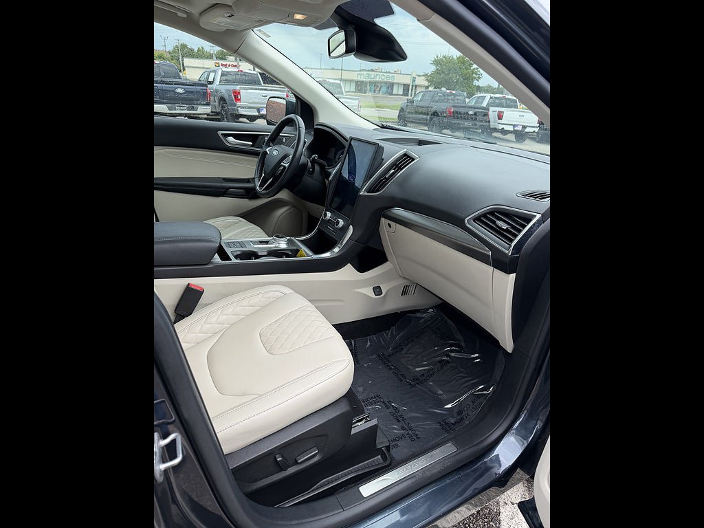 Used 2023 Ford Edge Titanium AWD/4WD image 17