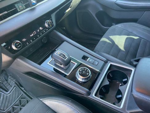 Used 2022 Mitsubishi Outlander SEL Black Edition image 18