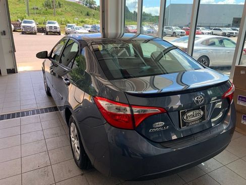 Used 2016 Toyota Corolla LE FWD image 13