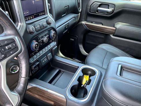 Used 2020 Chevrolet Silverado 1500 LT Trail Boss AWD/4WD image 17