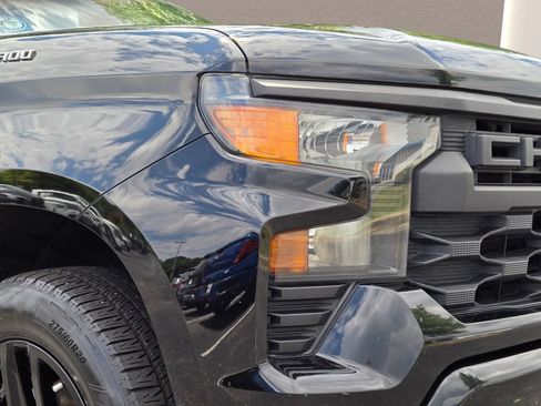 Used 2022 Chevrolet Silverado 1500 Custom AWD/4WD image 2