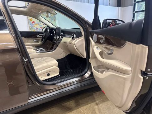 Used 2017 Mercedes-Benz GLC 300 4MATIC image 74