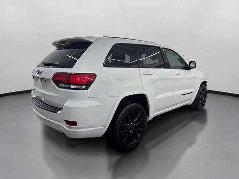 Used 2020 Jeep Grand Cherokee Altitude image 10