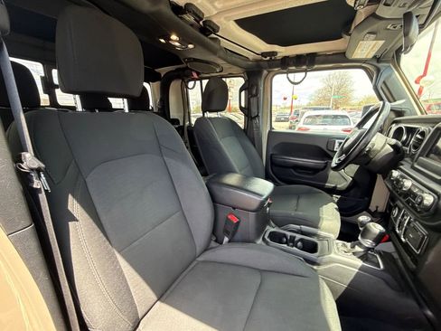 Used 2020 Jeep Gladiator Sport w/ Quick Order Package 24S AWD/4WD image 10