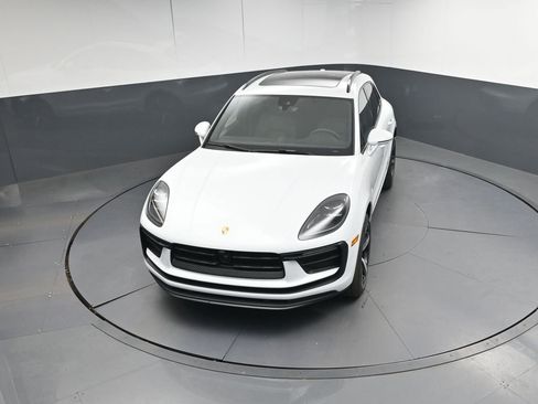 New 2026 Porsche Macan AWD/4WD image 32