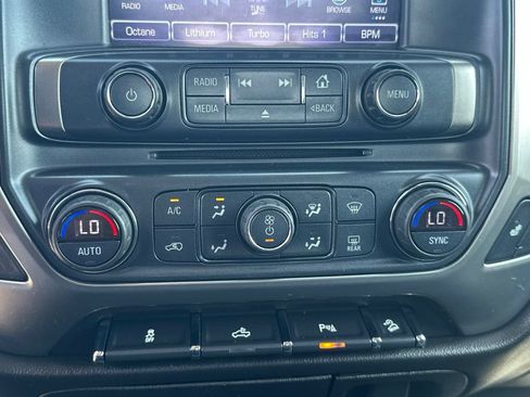 Used 2018 Chevrolet Silverado 1500 LT w/ Midnight Edition AWD/4WD image 23