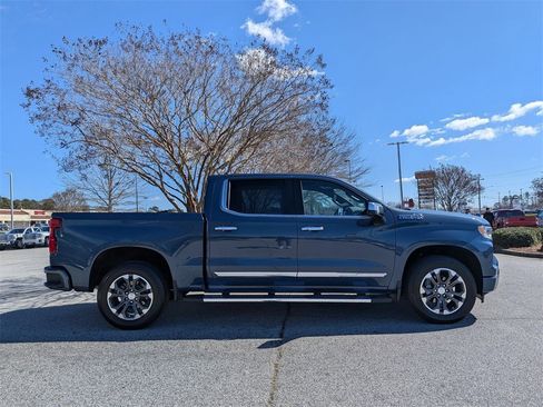 Used 2024 Chevrolet Silverado 1500 High Country image 9