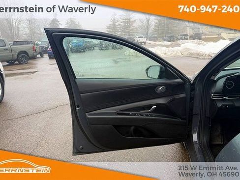 Used 2024 Hyundai Elantra SEL image 13