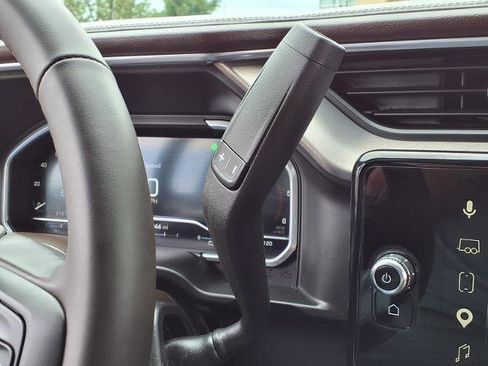 Used 2025 GMC Sierra 2500 Denali w/ Denali Reserve Package AWD/4WD image 14