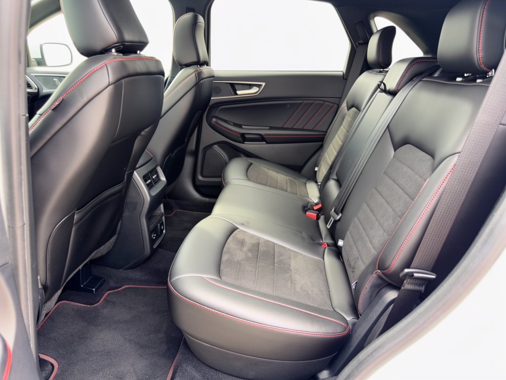 Used 2021 Ford Edge ST-Line FWD image 25