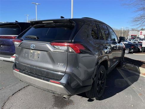 Used 2022 Toyota RAV4 XSE image 4