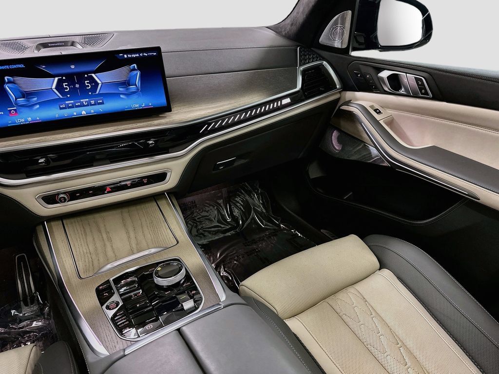 Used 2026 BMW X7 M60i AWD/4WD image 24