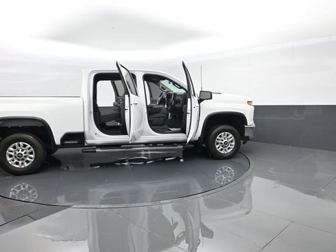 Used 2022 Chevrolet Silverado 2500 LT AWD/4WD image 26