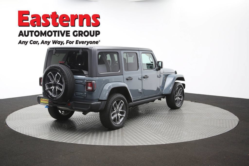 Used 2024 Jeep Wrangler Unlimited w/ Convenience Group AWD/4WD image 43