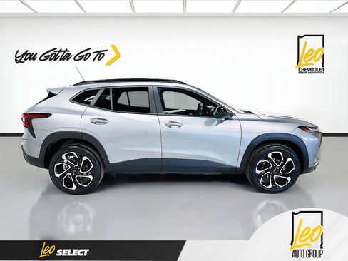 Certified 2024 Chevrolet Trax RS w/ Driver Confidence Package image 4