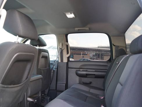 Used 2014 Chevrolet Silverado 2500 LT w/ Custom Sport Truck Package image 18